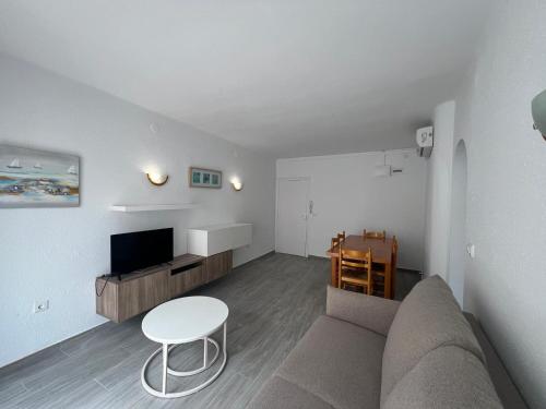 Bonito Apartamento en el centro de Rosas AV-78