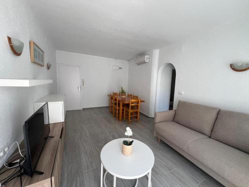 Bonito Apartamento en el centro de Rosas AV-78