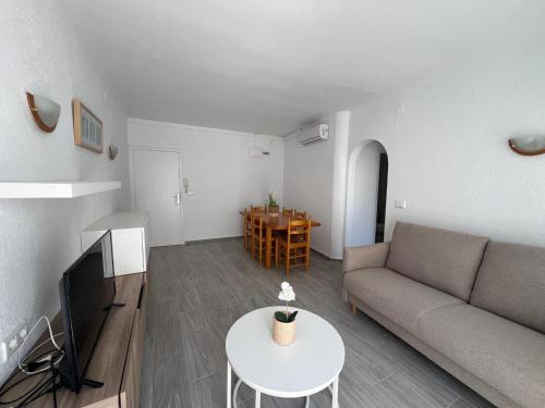 Bonito Apartamento en el centro de Rosas AV-79
