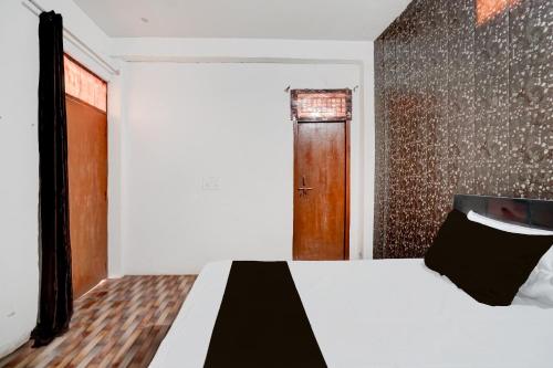Gallery image of SPOT ON Laksh Hotel in Ghaziabad
