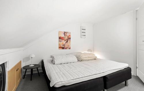 Postel nebo postele na pokoji v ubytování Pet Friendly Home In Nexø With Wifi