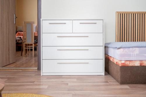 Ein Bett oder Betten in einem Zimmer der Unterkunft Farma u Tošovských