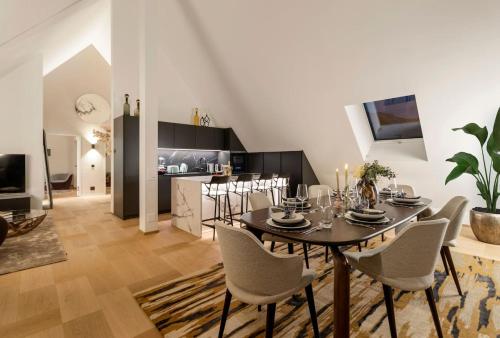 Bahnhofstrasse Designer Penthouse Private Rooftop