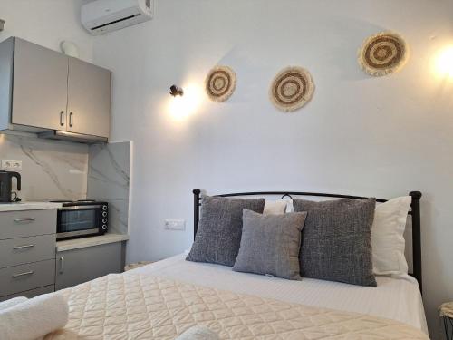 Aegean Traditional Suite Ιn Glinado