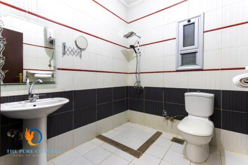 Bilik mandi di Spacious & Stunning 3 bedroom apartment !