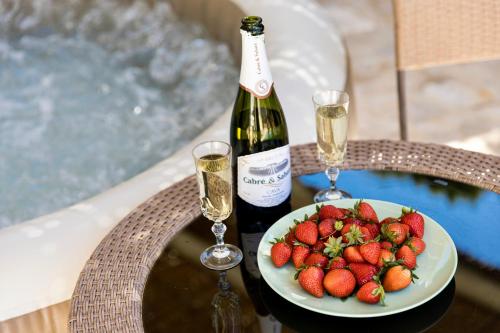 The Alou Villa 1 - Jacuzzi - BBQ - Garden - Pool