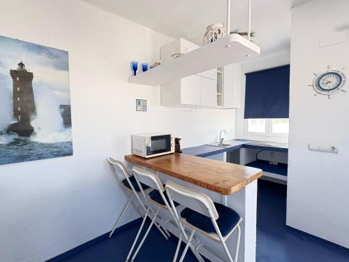 Kuchyňa alebo kuchynka v ubytovaní Apartamentos Formentera Copacabana 28