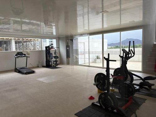 Fitness centrum a/nebo fitness zařízení v ubytování Moderno apartamento en Playa Salguero