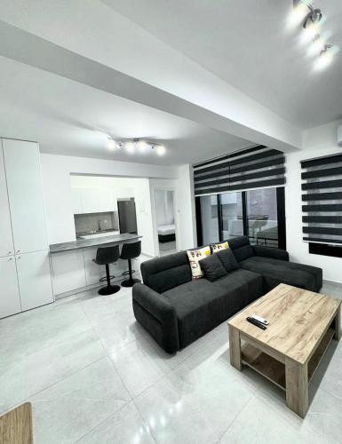 Χώρος καθιστικού στο Modern One-Bedroom Suite with Balcony in Central Nicosia