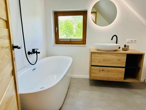 Bilik mandi di Bamboo Vendégház