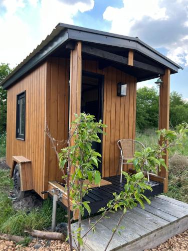 Κήπος έξω από το Houses & Hottub - Food Forest Valthe