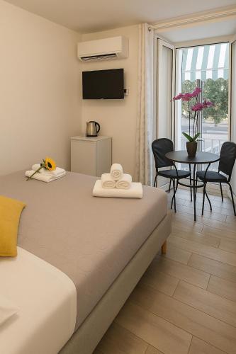 NAPOLI VIBES Rooms