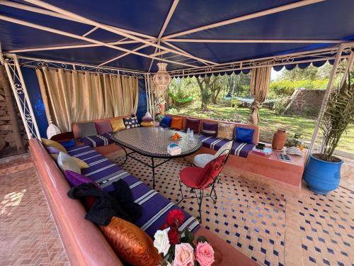 Ruang duduk di Beautiful peaceful haven with free breakfast