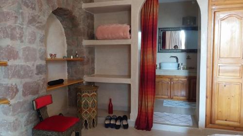 Dapur atau dapur kecil di Beautiful peaceful haven with free breakfast