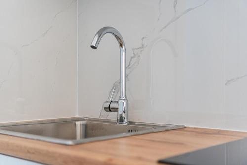 Fotografie z fotogalerie ubytování Apartment with AC and Balcony Golem v destinaci Golem