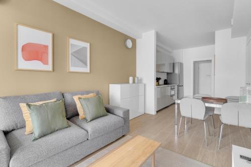 Airy Apartments with Balcony & Garage by NDP rent photo 88