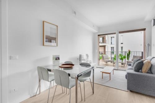 Airy Apartments with Balcony & Garage by NDP rent photo 99