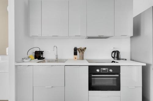 Airy Apartments with Balcony & Garage by NDP rent photo 94