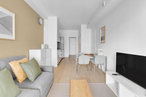 Airy Apartments with Balcony & Garage by NDP rent photo 102