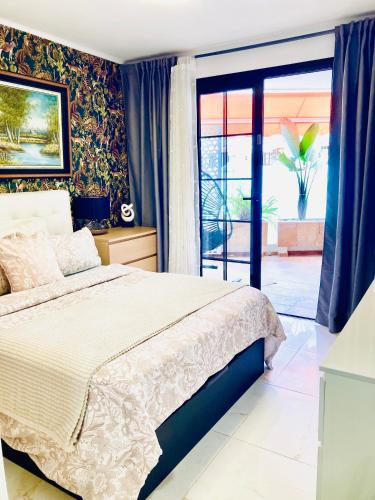 Apartment with terrace and pool, Los Cristianos