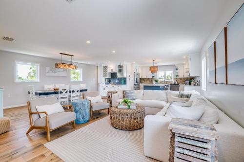 Køkken eller tekøkken på Infinity Pool & Spa, Putting Green & Golf Cart included will make your Dream Vacation