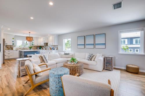 Et opholdsområde på Infinity Pool & Spa, Putting Green & Golf Cart included will make your Dream Vacation