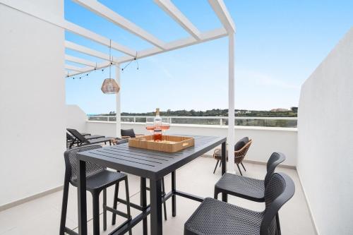 Amazing 3 bedroom Penthouse Great views RDR482