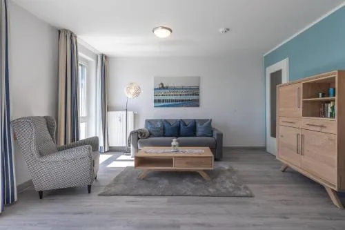 Ferienwohnung Ostseesonne - 5-Sterne-Urlaub mit Balkon direkt an der Ostsee photo 1