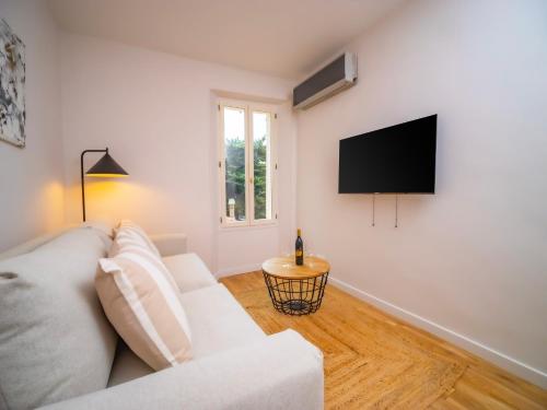 #202-Heart of Vieil Antibes - Place Nationale-High-End Newly Renovated & Furnished Appartment photo 14