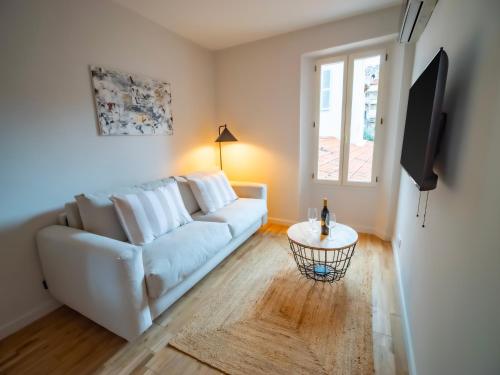 #202-Heart of Vieil Antibes - Place Nationale-High-End Newly Renovated & Furnished Appartment photo 13