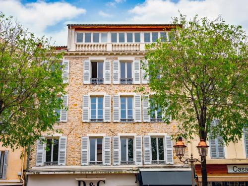 #202-Heart of Vieil Antibes - Place Nationale-High-End Newly Renovated & Furnished Appartment photo 3