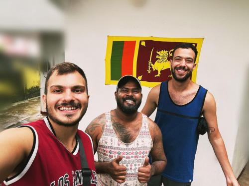 Επισκέπτες που μένουν στο Home Away Home