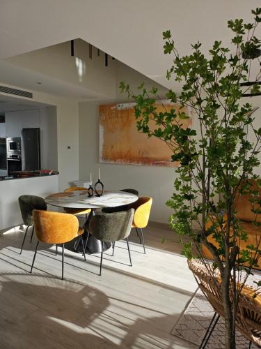 Luxury Townhouse with Stunning Sea & Mountain Views