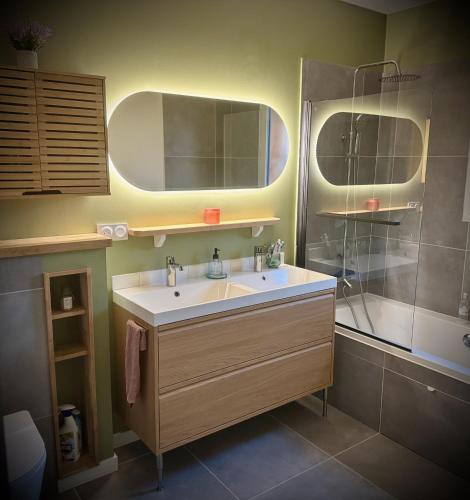 Photo de la galerie de l'établissement bel appartement tout confort, à Bias