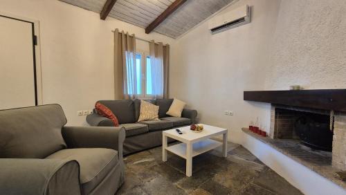 Alextina Residence
