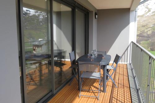 Μπαλκόνι ή βεράντα στο 8-guest apartment in Albiez with large balcony