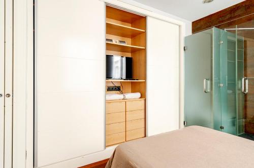 Two Artists in Chueca - Luxury BR with En-suite Bath