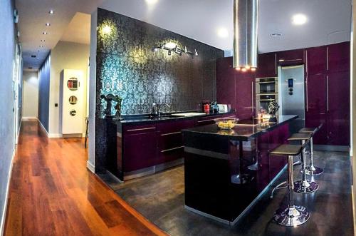 Two Artists in Chueca - Luxury BR with En-suite Bath