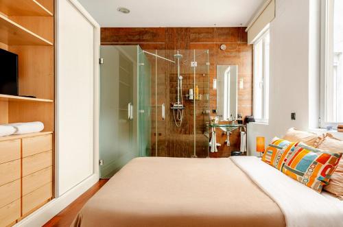 Two Artists in Chueca - Luxury BR with En-suite Bath