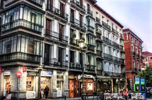 Two Artists in Chueca - Luxury BR with En-suite Bath