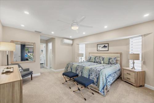 Postel nebo postele na pokoji v ubytování 561 Via Esplanade