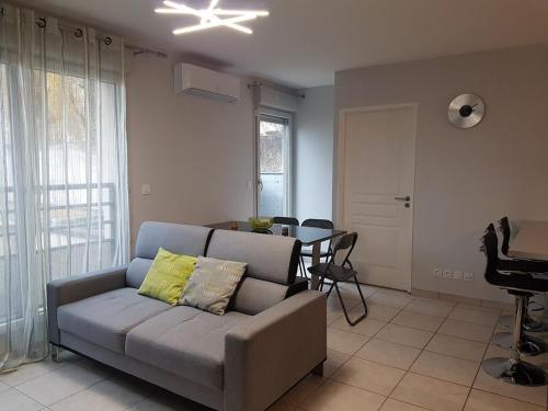Duplex cosy - 3 chambres avec garage, balcon et clim