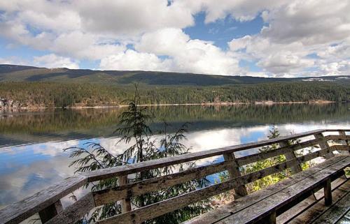 Photo de la galerie de l'établissement Desolation Sound Resort, à Lund
