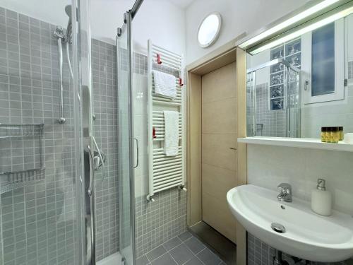 A bathroom at Signoria Suite 24th