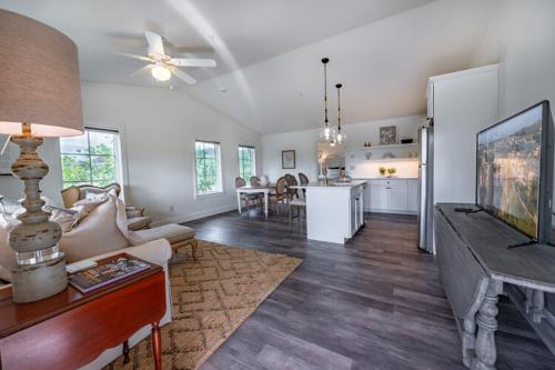 Μια τηλεόραση ή/και κέντρο ψυχαγωγίας στο Bridge Creek Inn