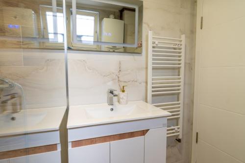 Ένα μπάνιο στο Apartment Mey