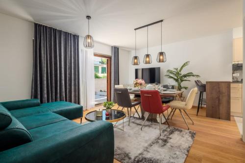 Mirela's golden luxury apartment