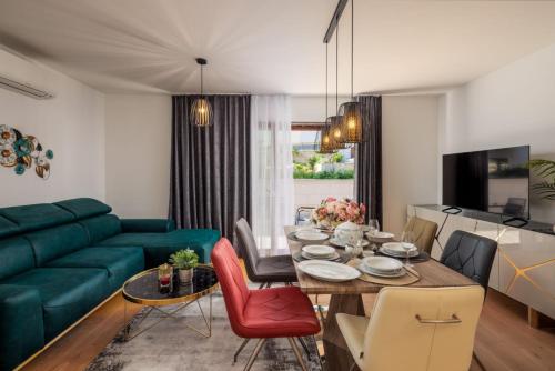 Mirela's golden luxury apartment