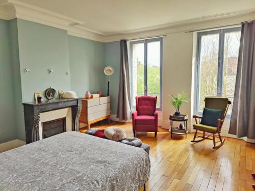 Giường trong phòng chung tại large 5-bedroom 2 floor apartment 200 m2