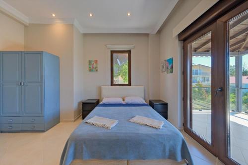 Ένα ή περισσότερα κρεβάτια σε δωμάτιο στο Large and Lovely Private Villa